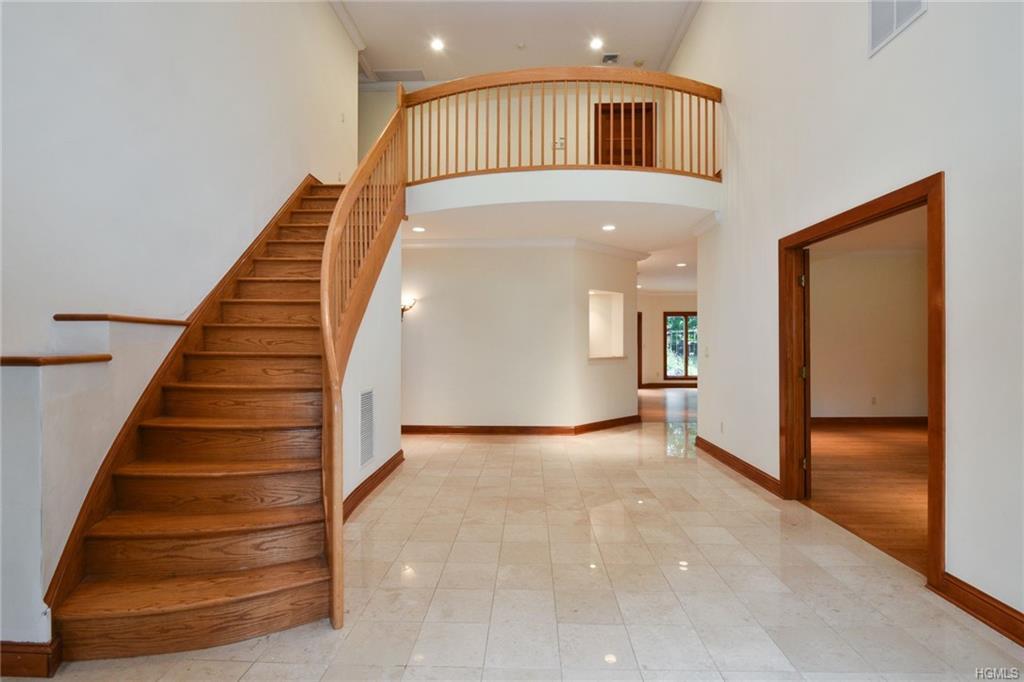 Property Photo:  4 Windward Avenue  NY 10605 