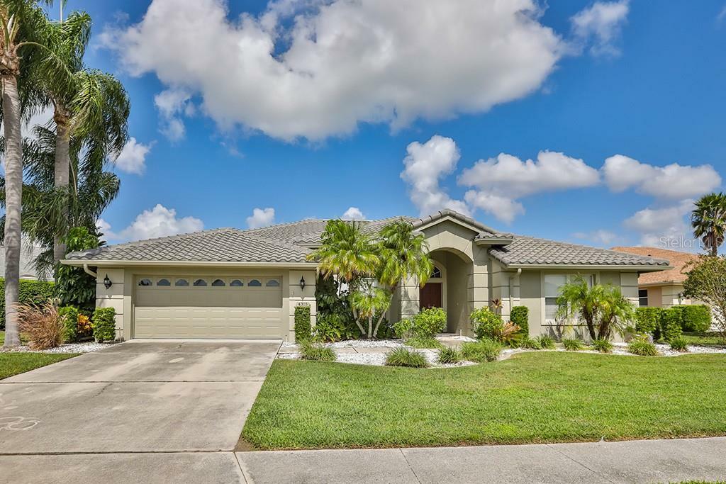 Property Photo:  4315 Presidential Avenue Circle E  FL 34203 