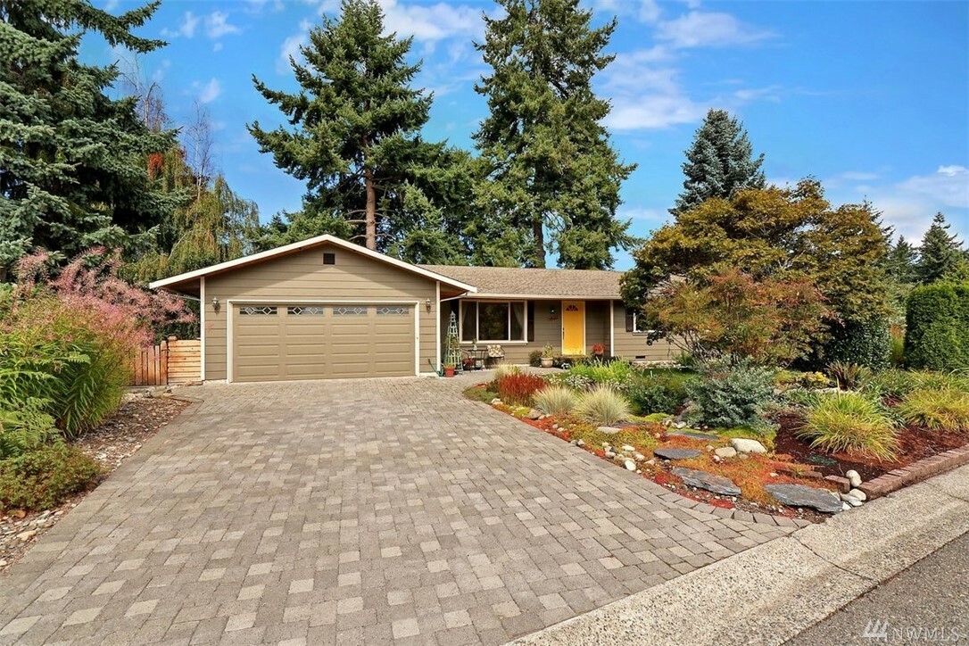 Property Photo:  4827 103rd Place SW  WA 98275 