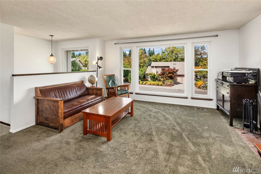 Property Photo: 4207 SW 325th St WA 98023