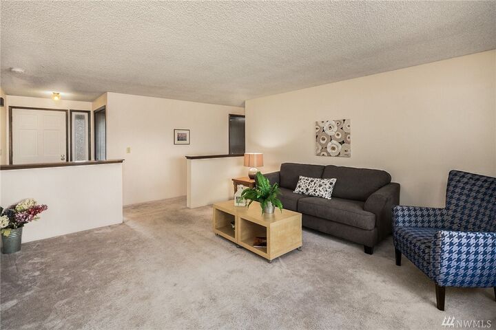 Property Photo: 17806 SE 146th St WA 98059