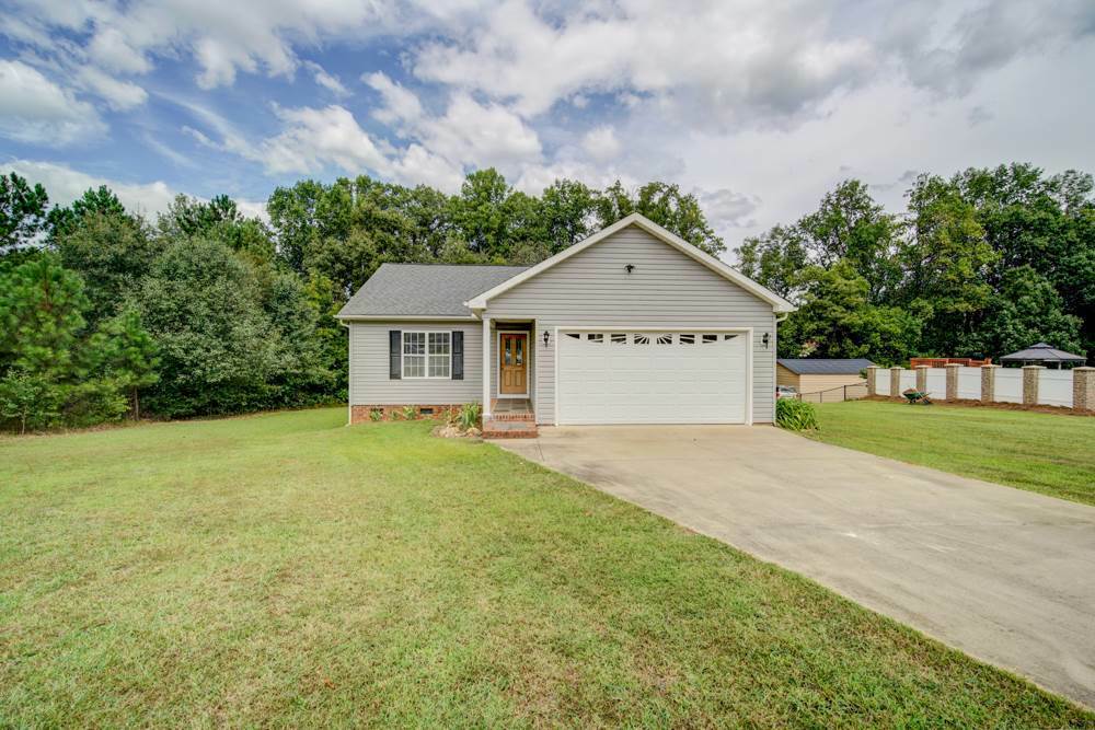 Property Photo:  184 Maple Tree Lane  SC 29330 