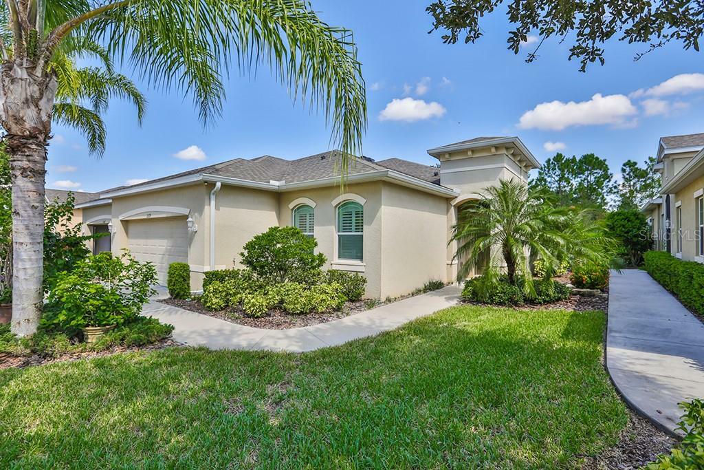 Property Photo:  2319 Oakley Green Drive  FL 33573 