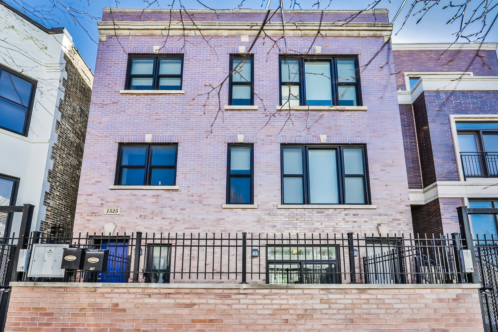 Property Photo:  1525 North Claremont Avenue 1A  IL 60622 