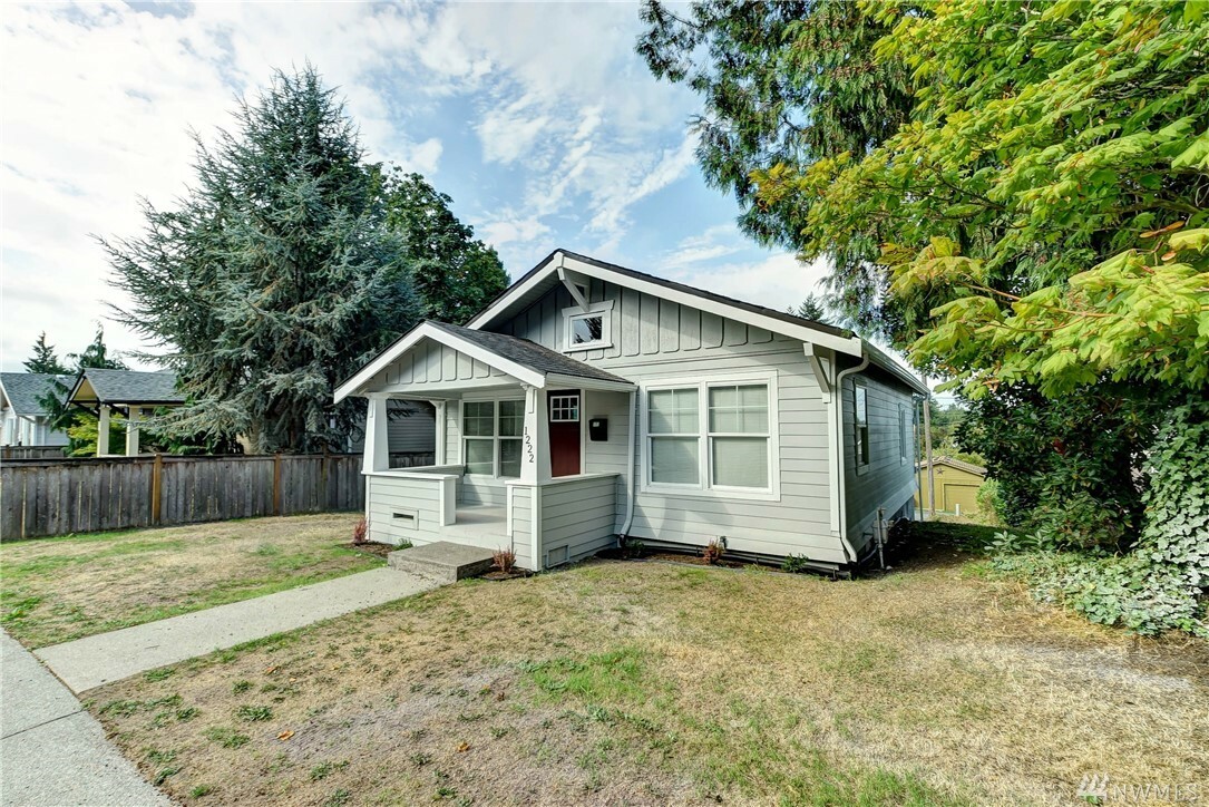 Property Photo:  1222 S Stevens St  WA 98405 