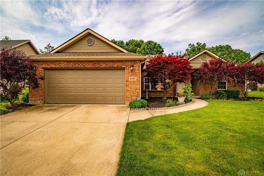 Property Photo: 207 Brooke Woode Drive OH 45309