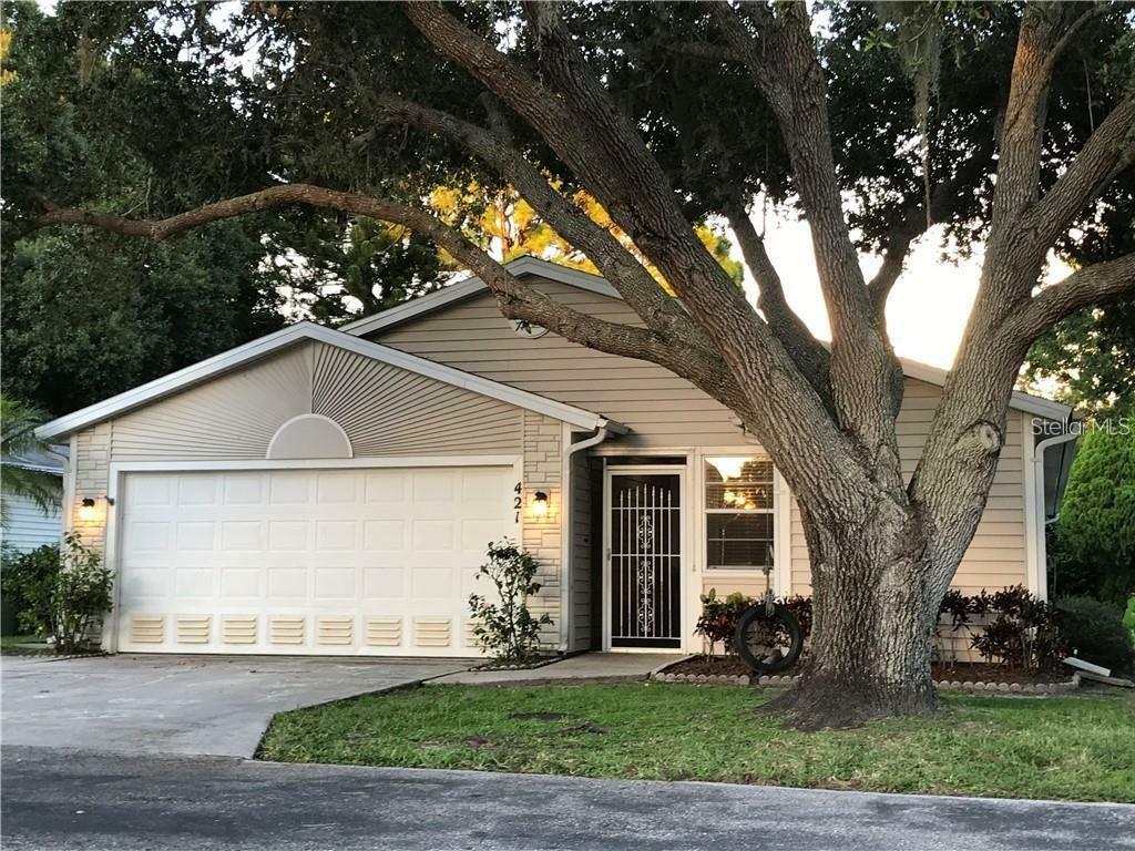 Property Photo:  421 Bearded Oaks Circle  FL 34232 