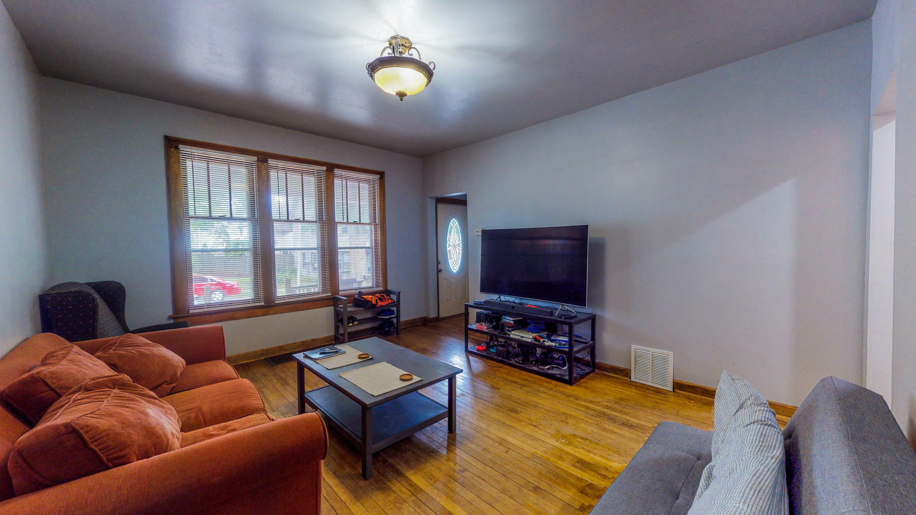 Property Photo:  1127 E Idaho St  WI 53207 