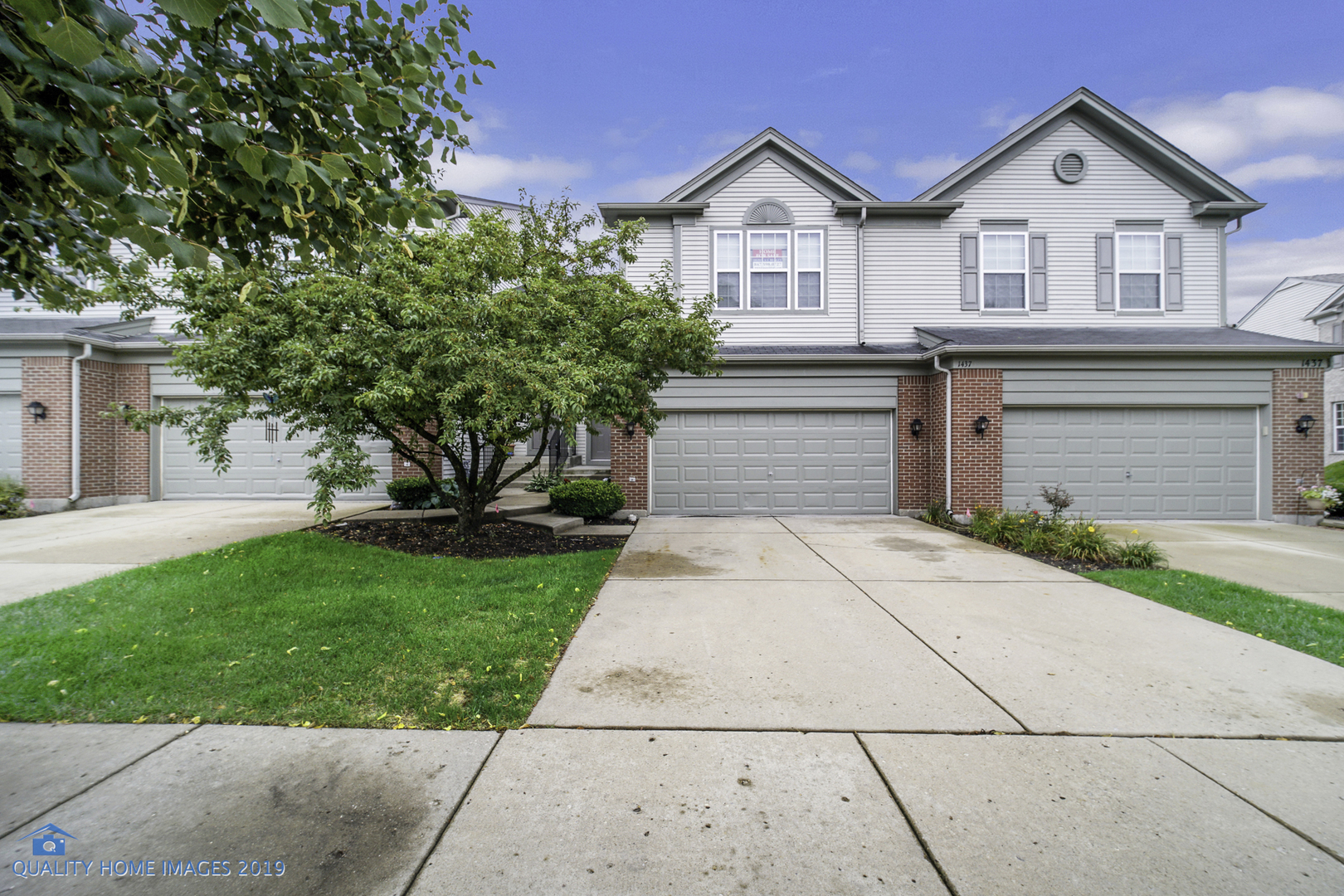 Property Photo:  1435 Yellowstone Drive  IL 60107 