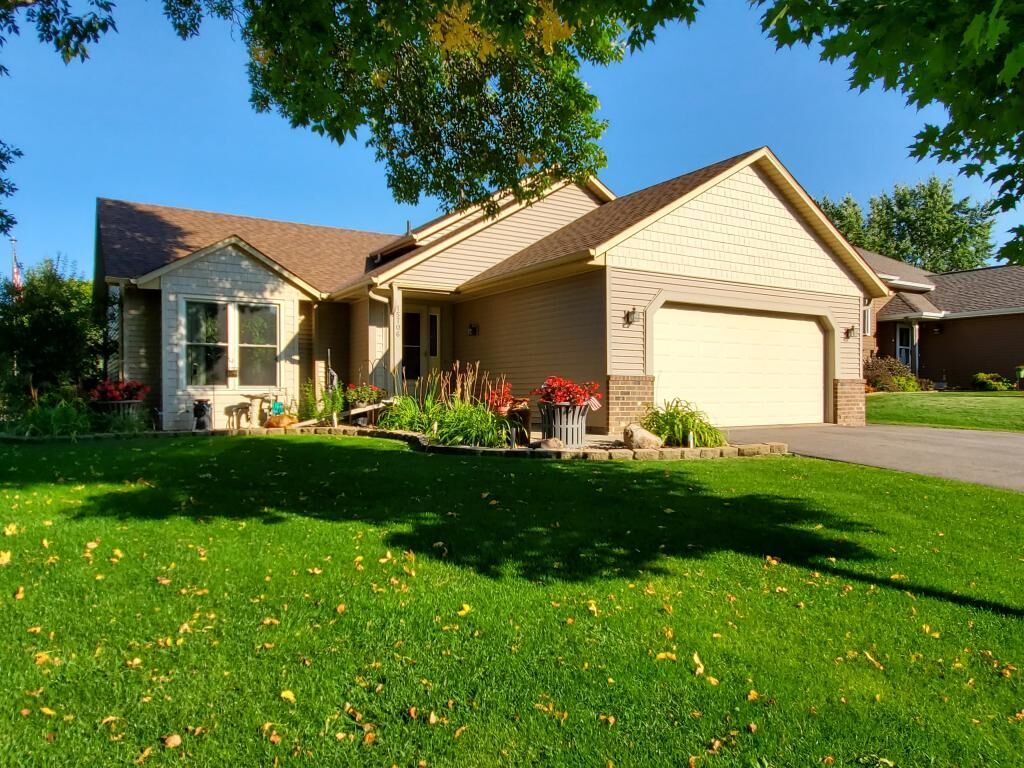 Property Photo:  15706 Hannover Path  MN 55124 