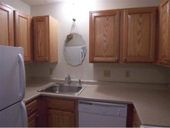 Property Photo: 4-17 Autumn Leaf Dr. 17 NH 03060