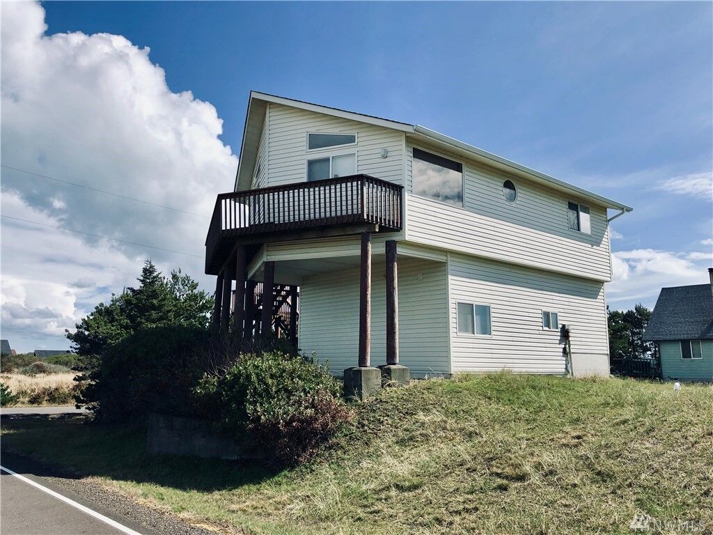 Property Photo:  1201 Fairwood Dr SW  WA 98569 