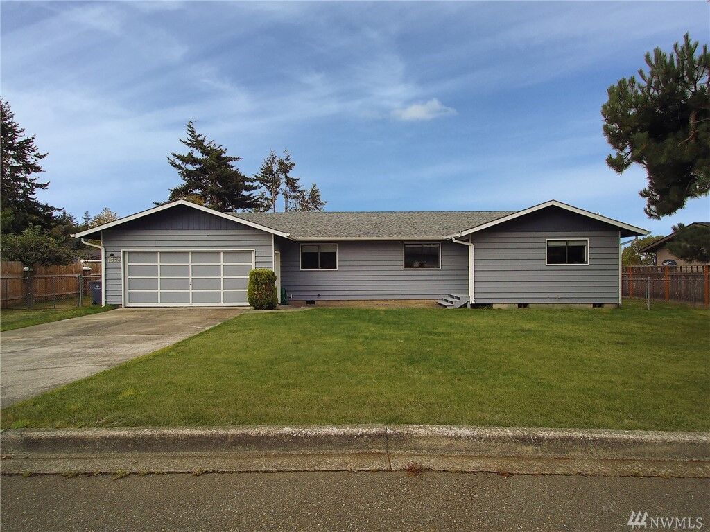 Property Photo: 1324 Samara Dr WA 98363