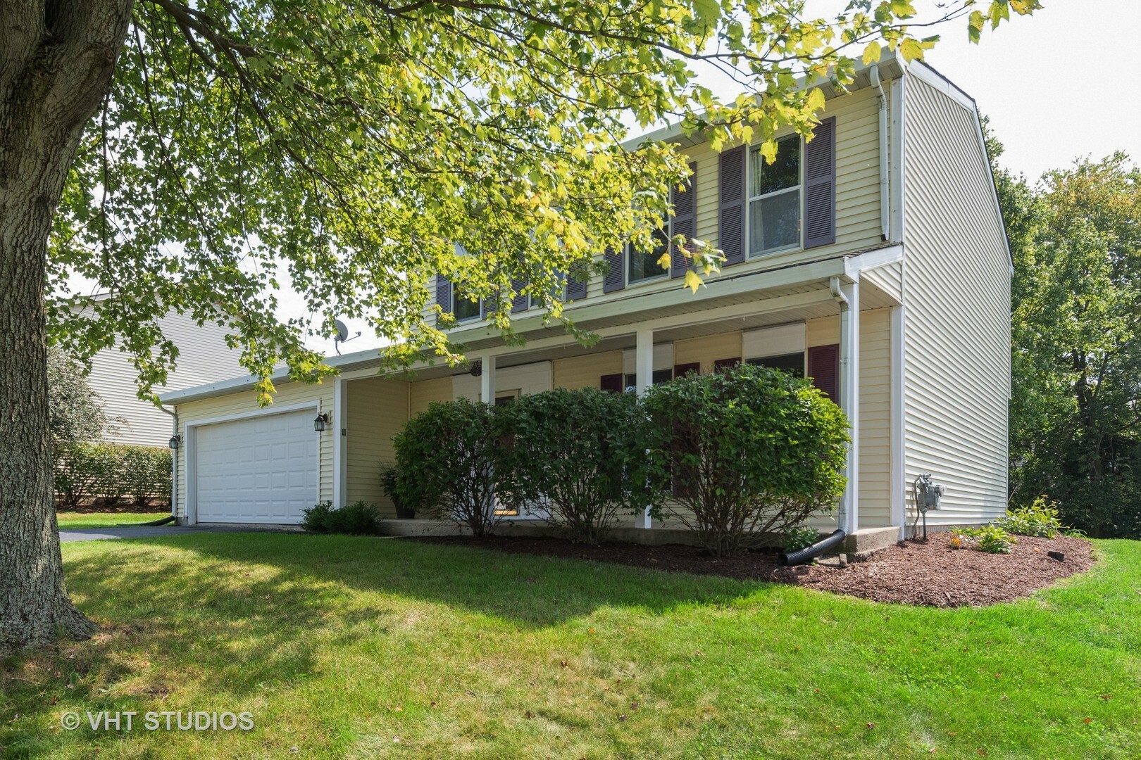 Property Photo: 916 Hyde Park Lane IL 60565