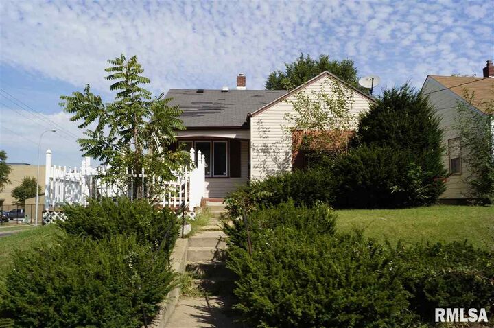 2431 W Proctor  Peoria IL 61605 photo