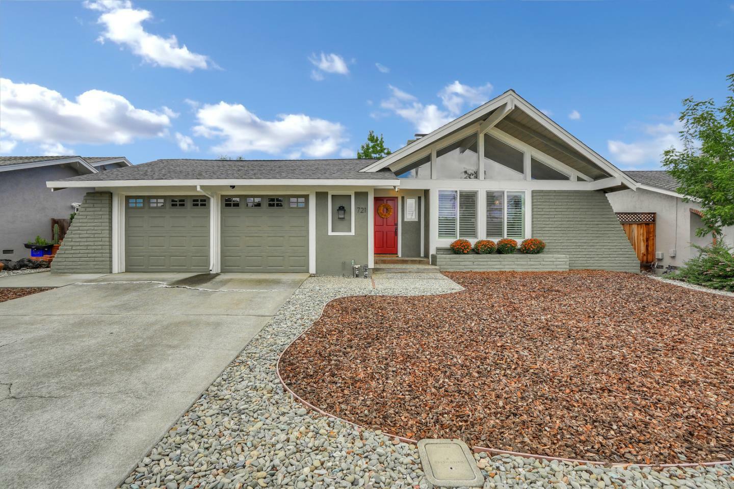 Property Photo:  721 Canterbury Avenue  CA 94550 