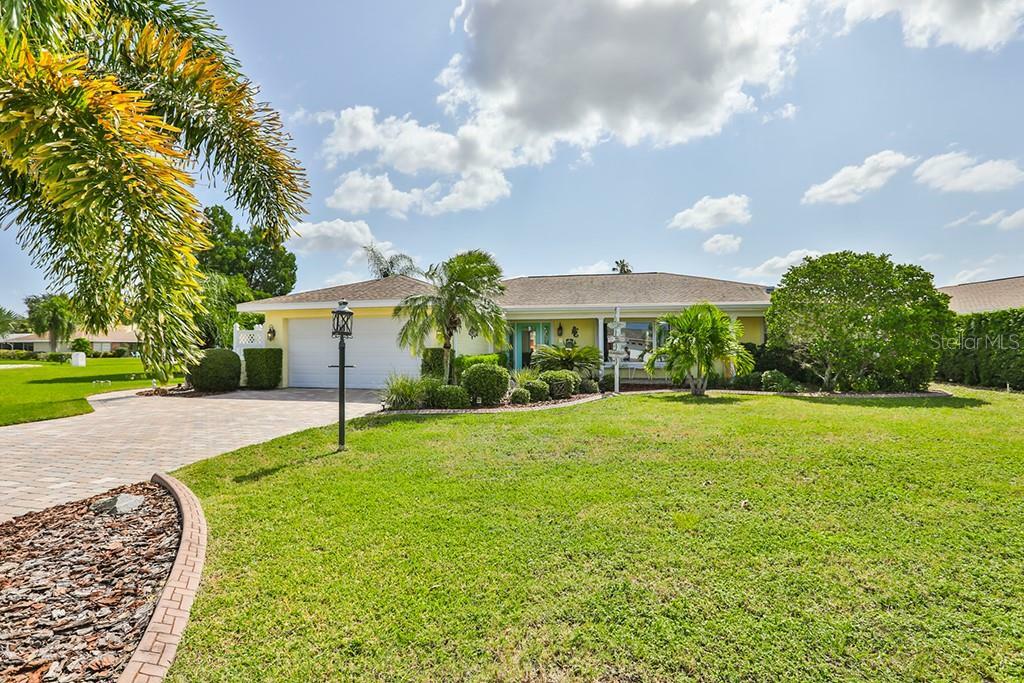 Property Photo:  6317 Wisteria Lane  FL 33572 