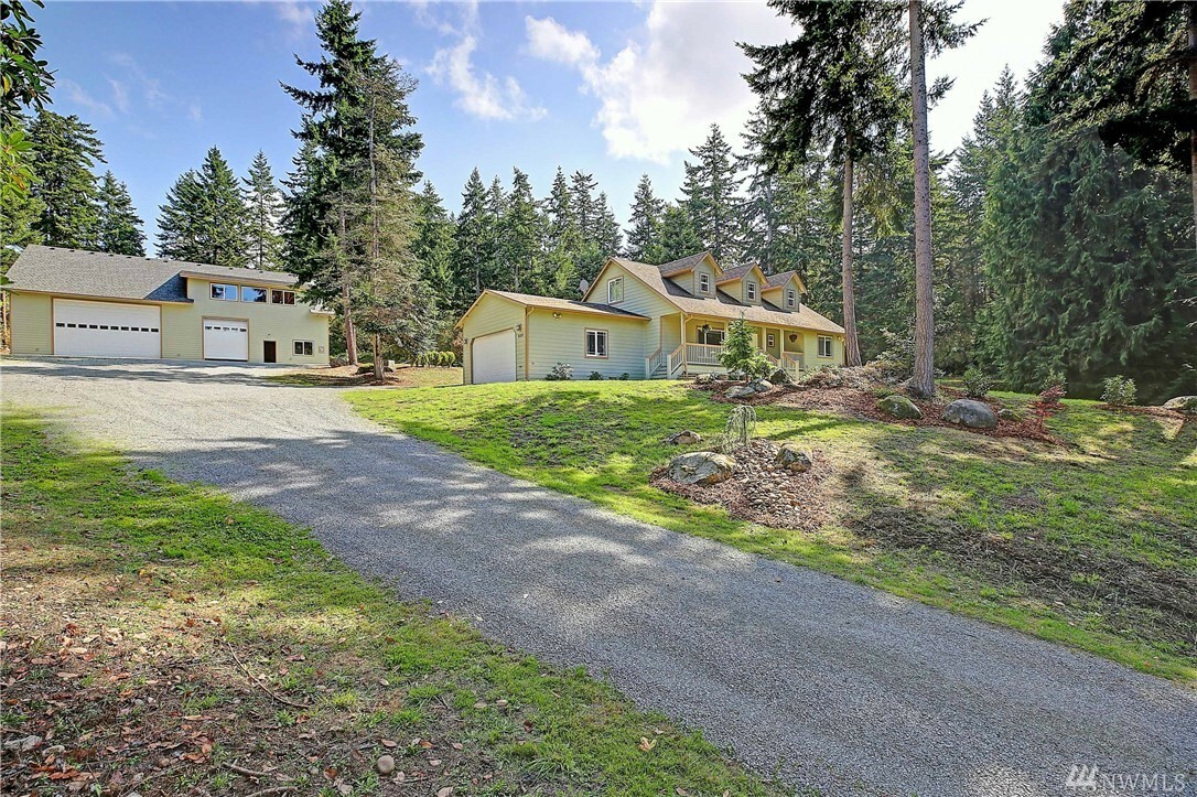 Property Photo:  633 Salal Hill Lane  WA 98282 