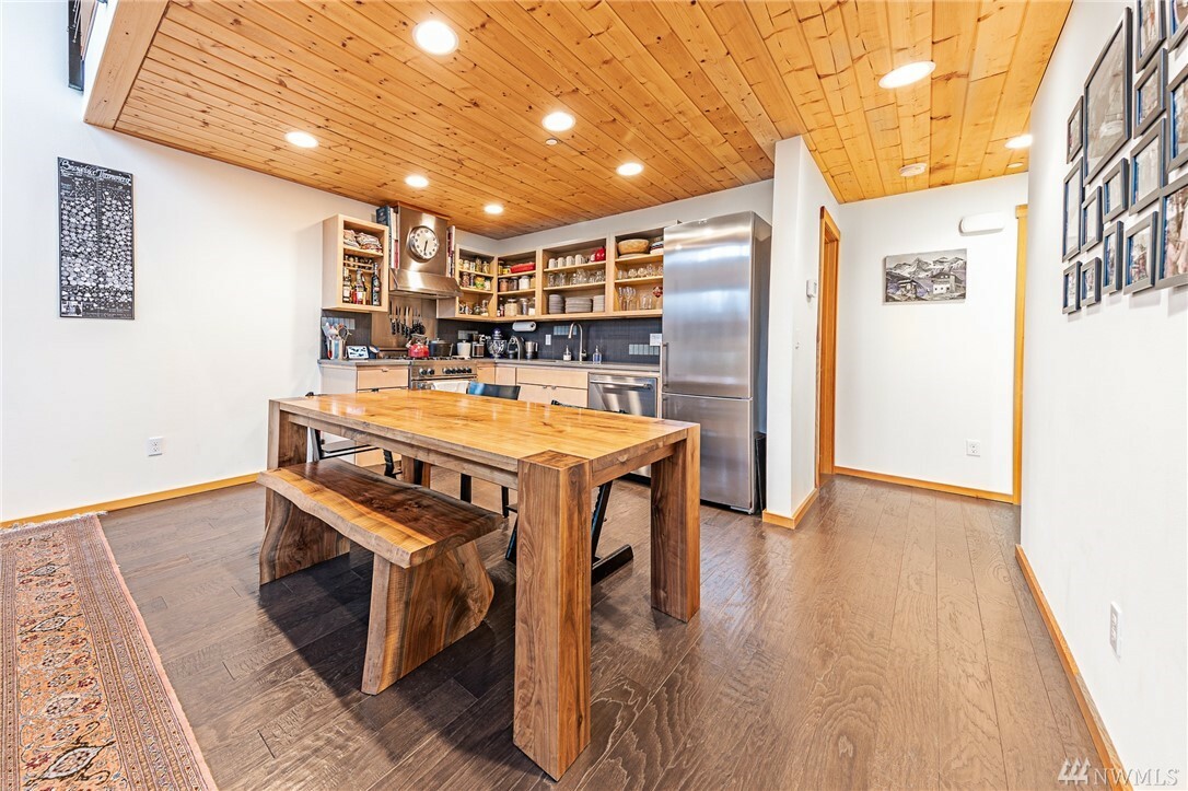 Property Photo: 300 Pass Life Way 2 WA 98068
