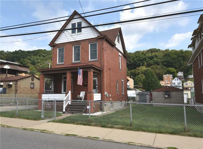 Property Photo:  834 Woodward Ave  PA 15136 