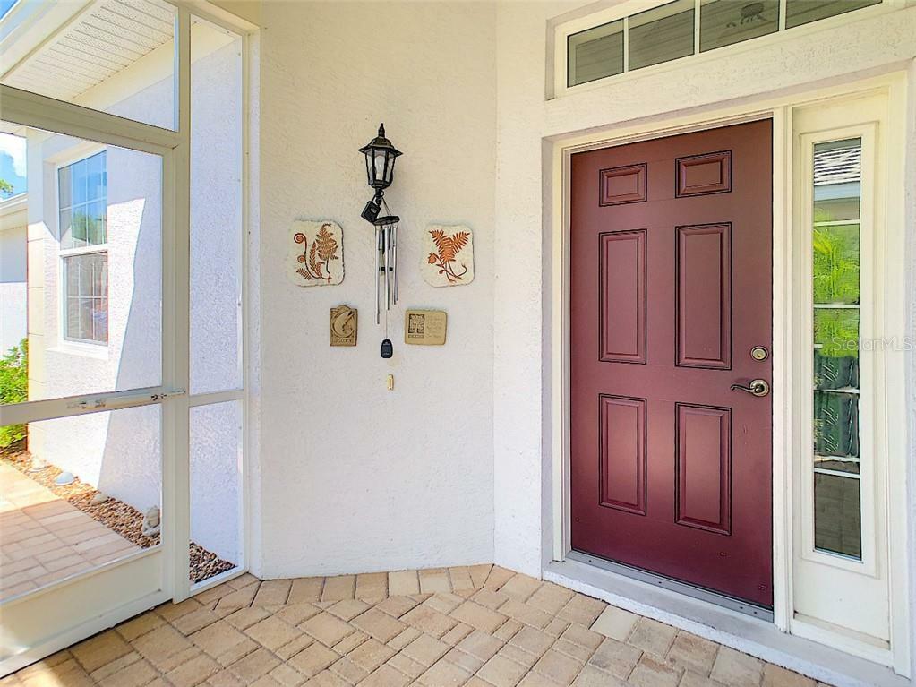 Property Photo: 1861 Lancashire Drive FL 34293