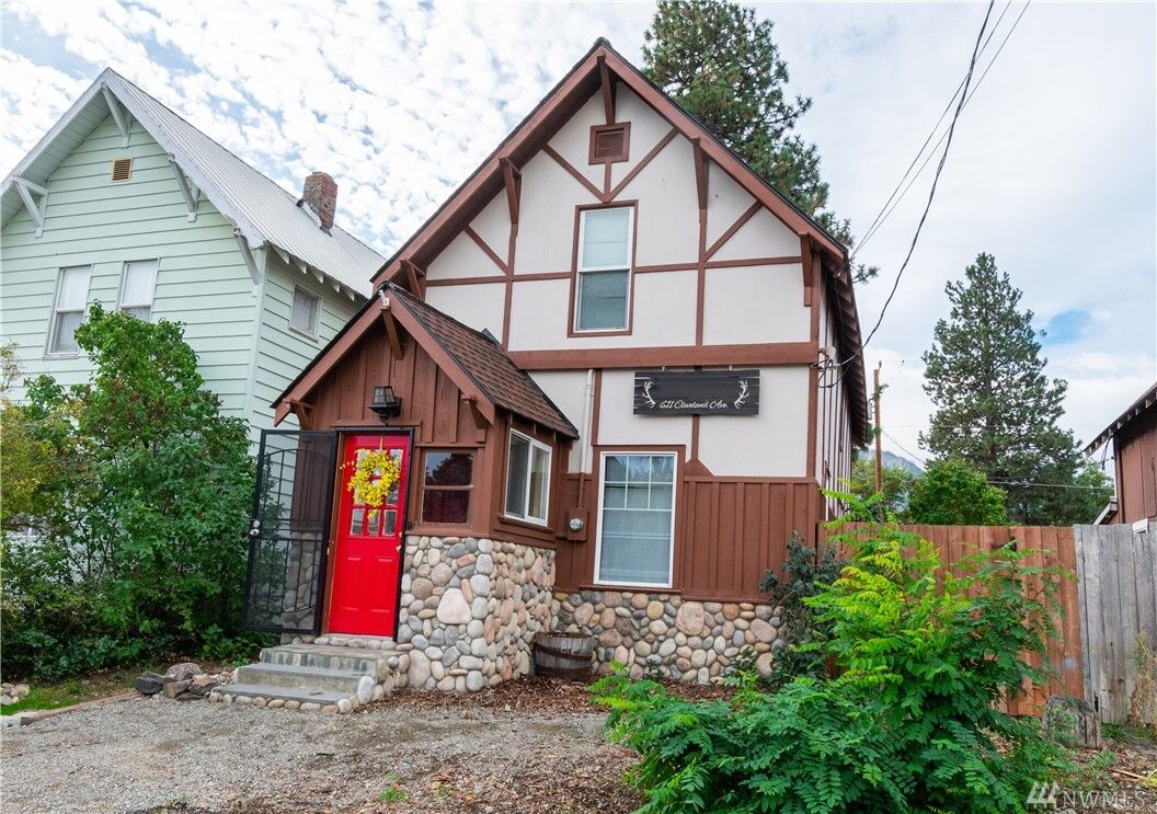 House for sale in South Cle Elum 611 Cleveland Ave S, South Cle Elum