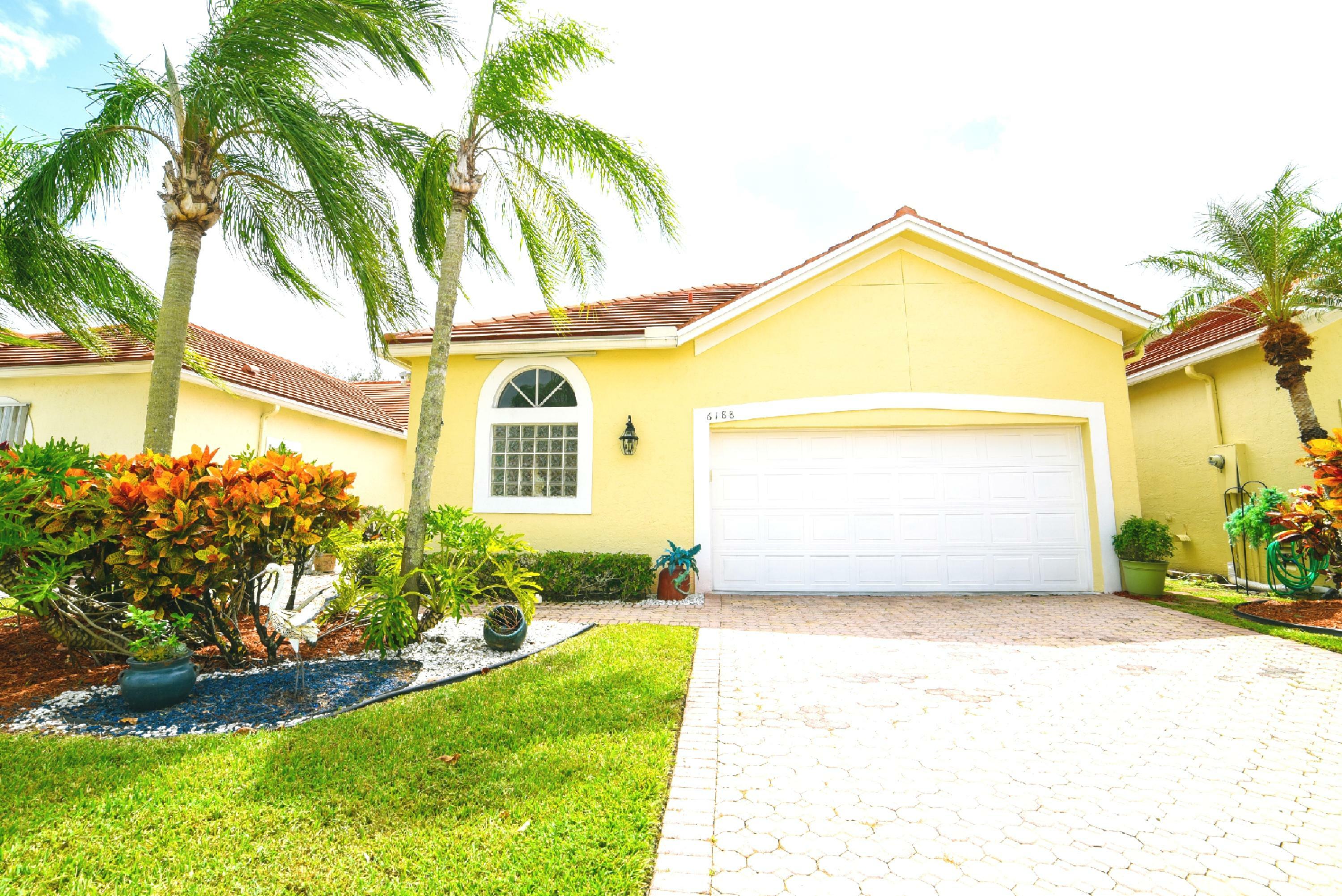 Property Photo: 6188 Bear Creek Court FL 33467