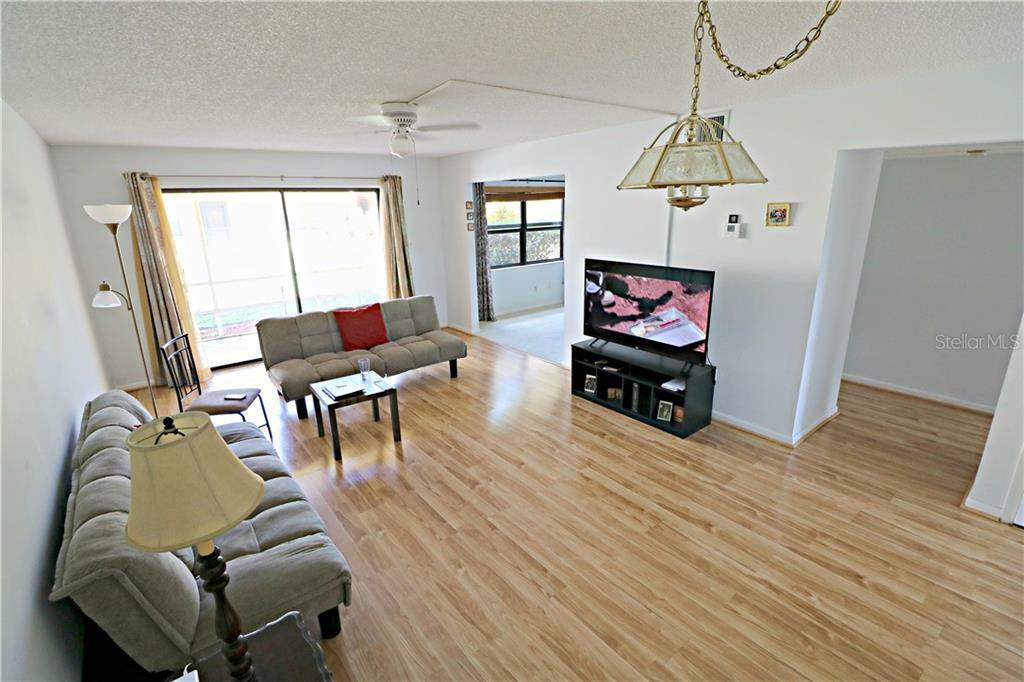 Property Photo:  130 E Johnson Avenue 107  FL 33853 