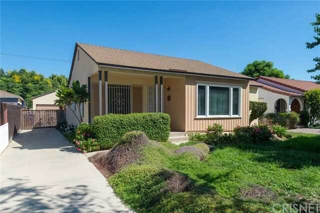 Property Photo:  6516 Zelzah Avenue  CA 91335 