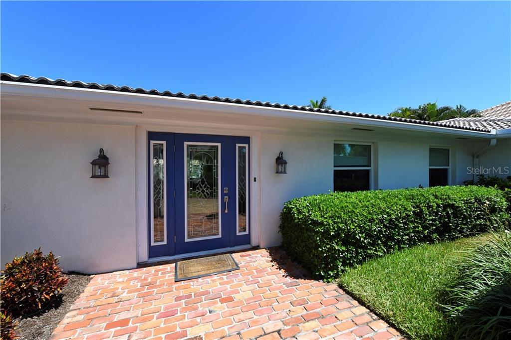 Property Photo: 658 Mourning Dove Drive FL 34236