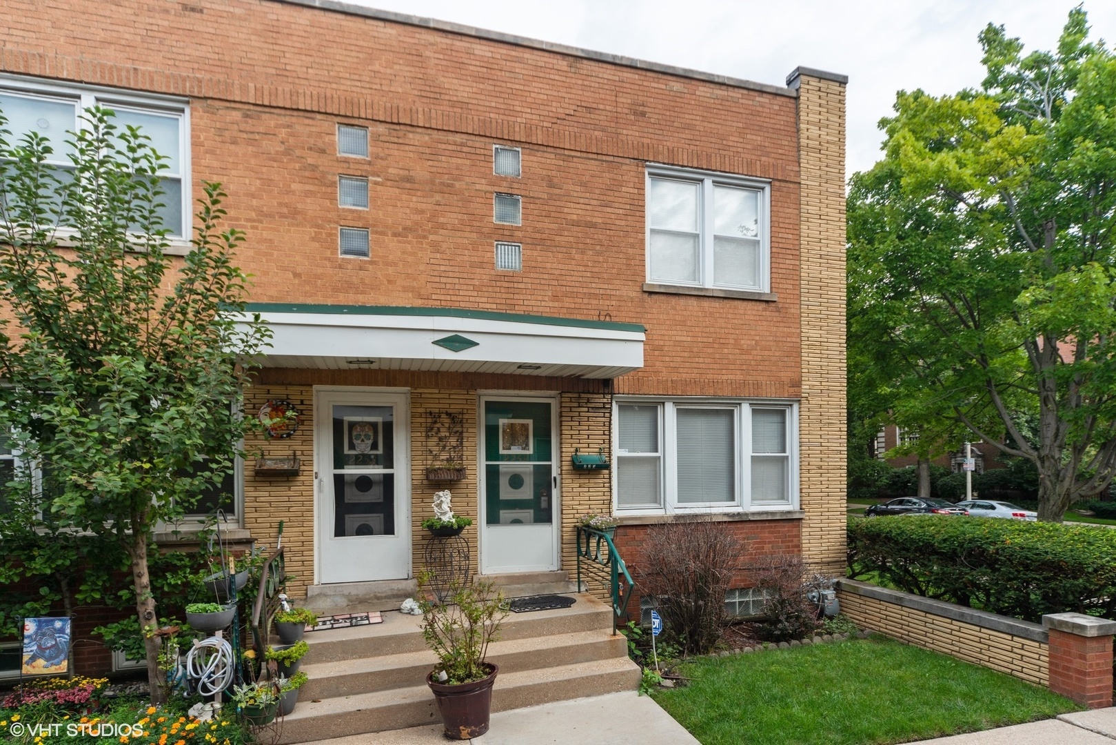 Property Photo:  225 South Maple Avenue A  IL 60302 