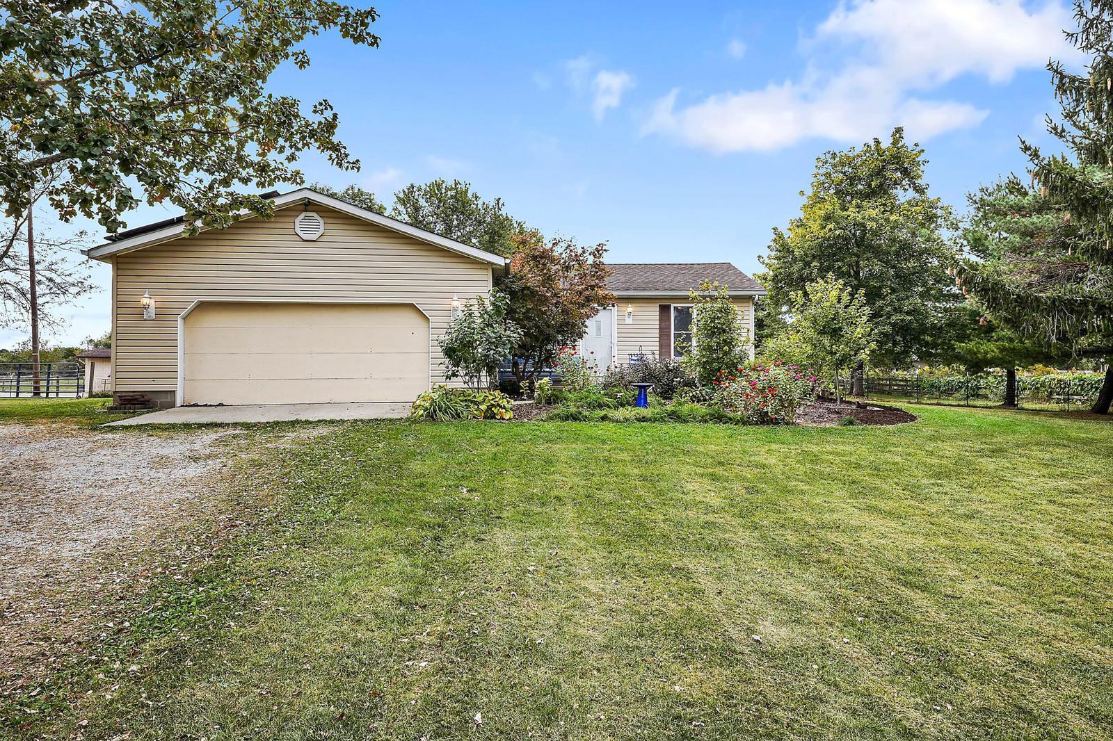 Property Photo: 10932 York SW Road OH 43105
