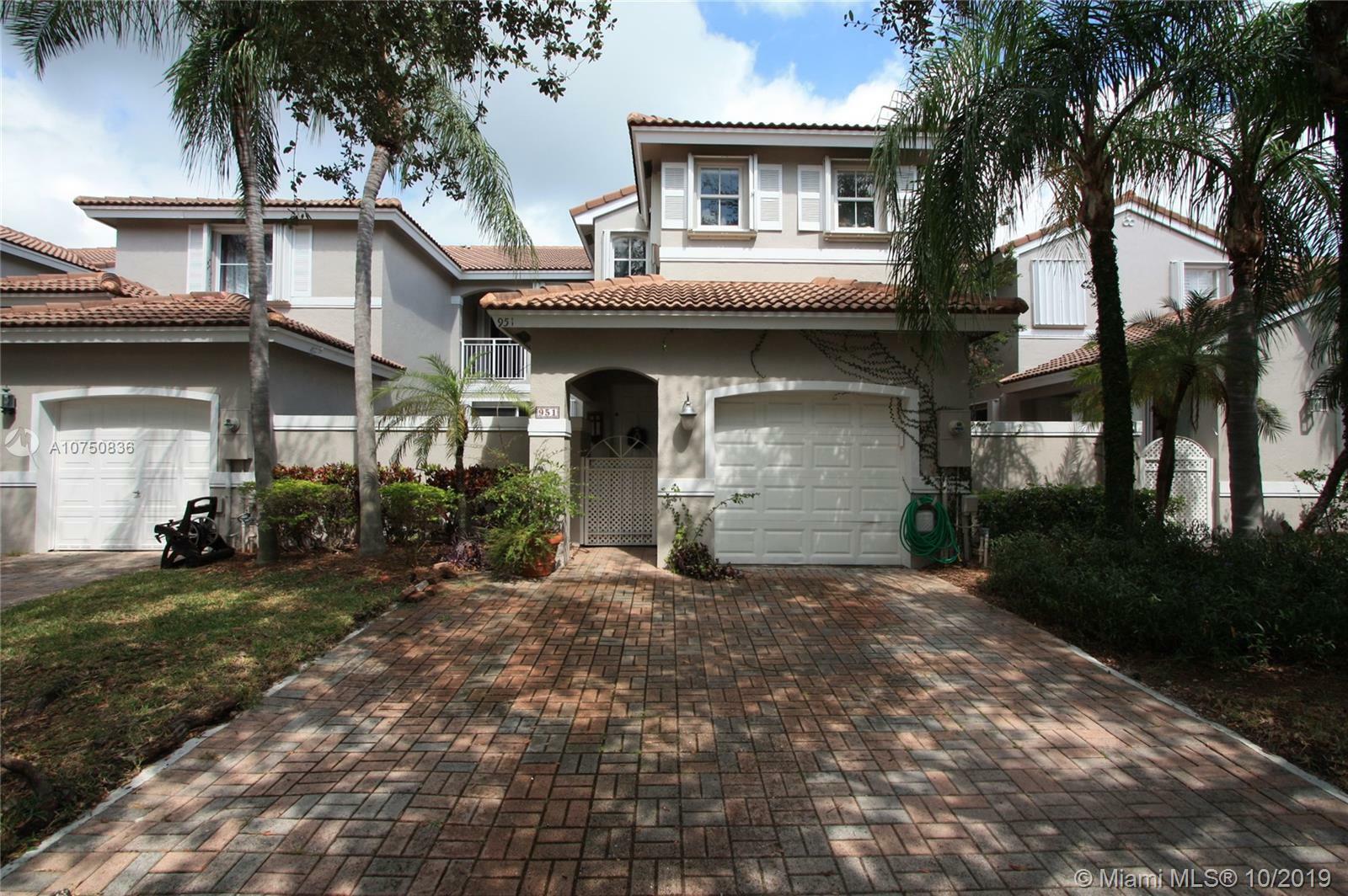Property Photo: 951 Doveplum Ct - FL 33019