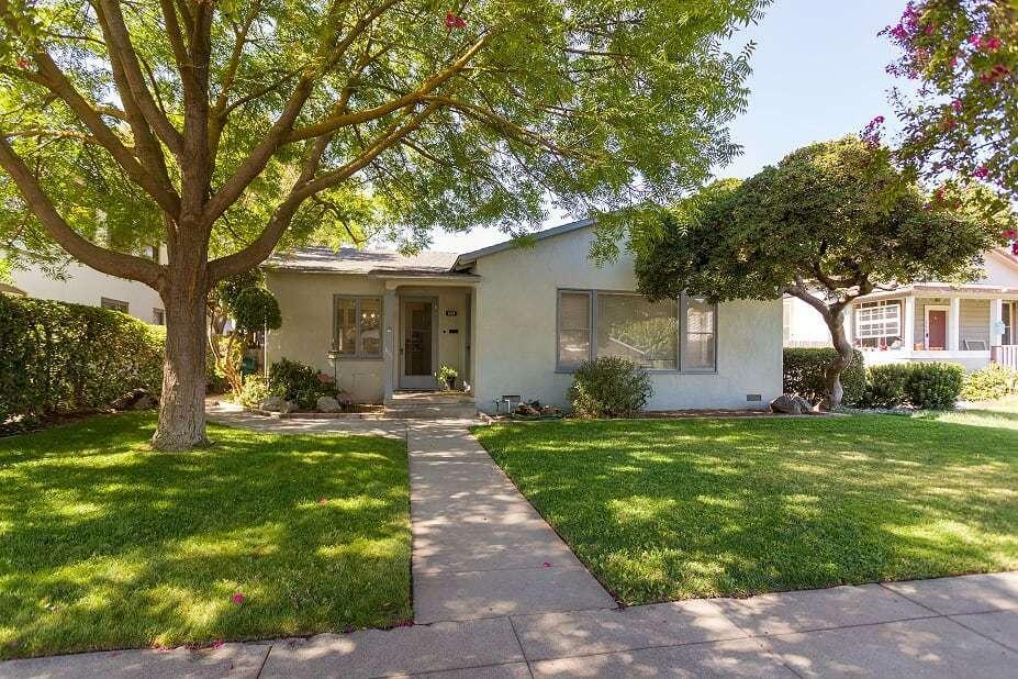 Property Photo:  252 S D Street  CA 93221 