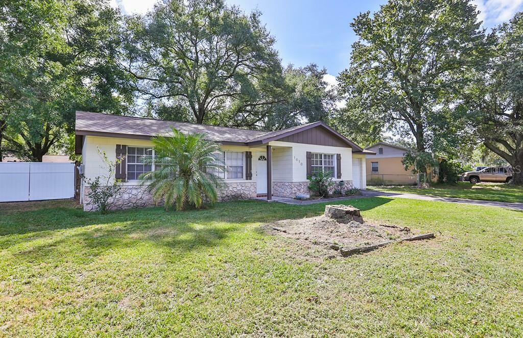 Property Photo:  1610 Hughes Drive  FL 33563 