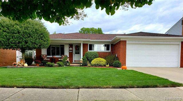 Property Photo:  13958 Stratford Street  MI 48193 