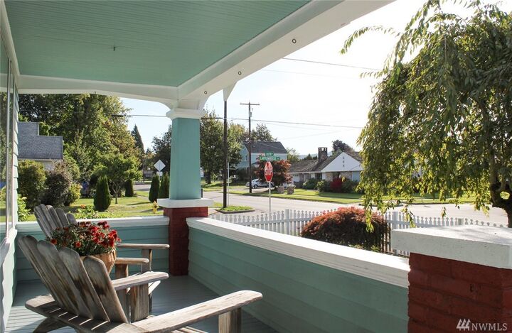 Property Photo:  2107  Griffin Avenue  WA 98022 