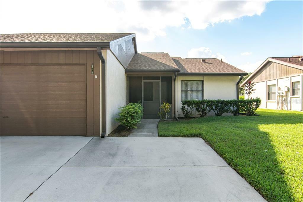 Property Photo:  207 Oak Hill Drive 8  FL 34232 