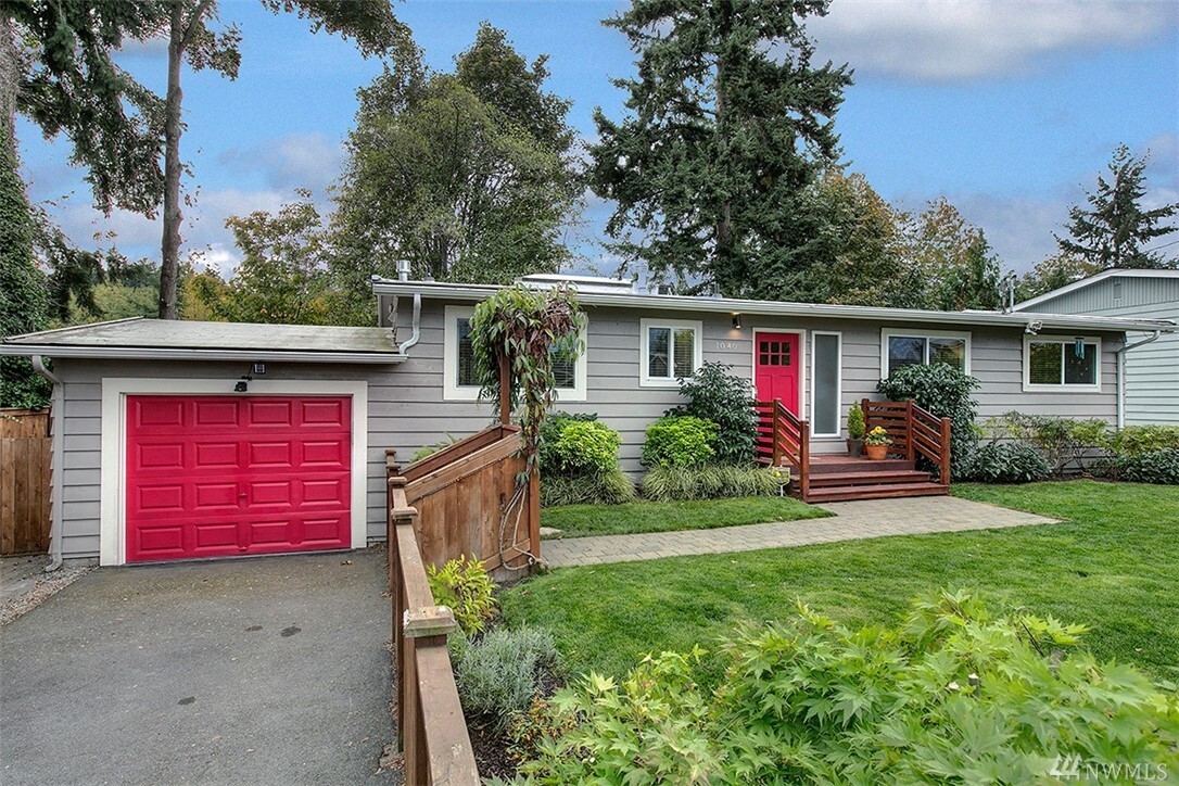 Property Photo:  1046  Bell Street  WA 98020 