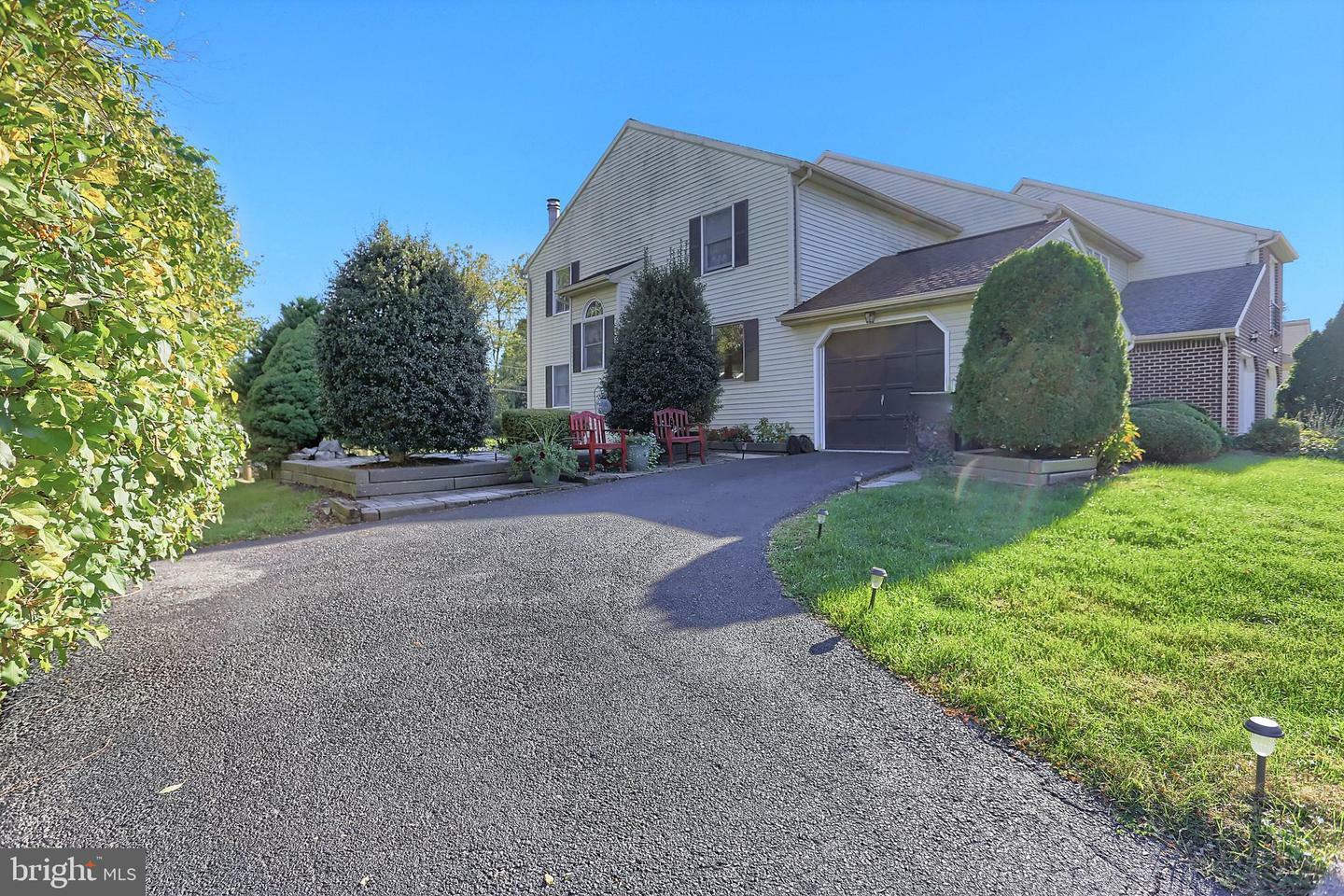 Property Photo:  522 Lexington Avenue  PA 17055 