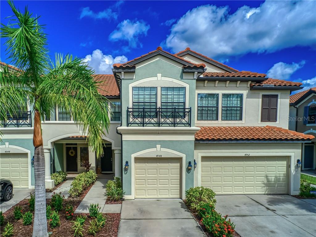 Property Photo: 4948 Oarsman Court FL 34243