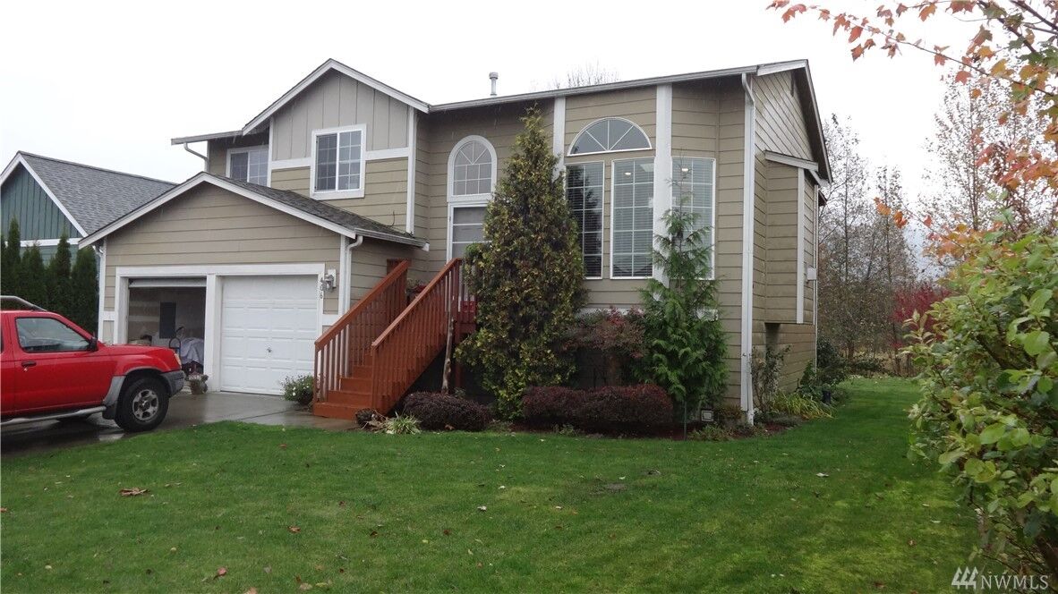 Property Photo: 406 Allison Way WA 98276