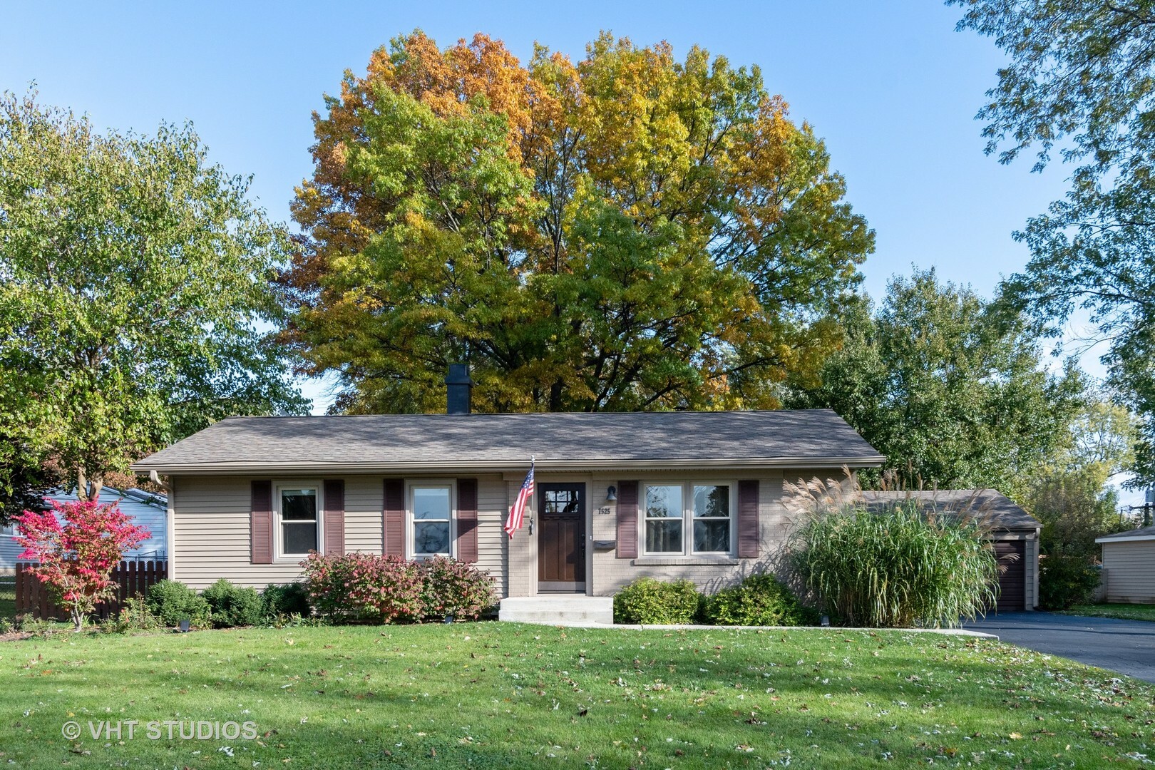 Property Photo:  7525 Westview Lane  IL 60517 