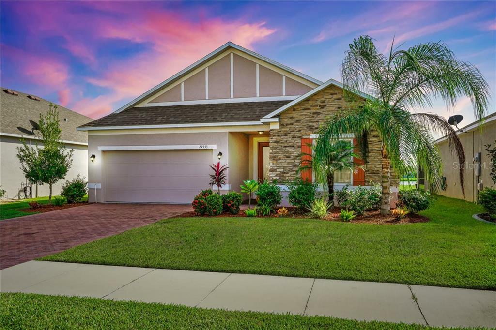 Property Photo:  27933 Arrowhead Circle  FL 33982 