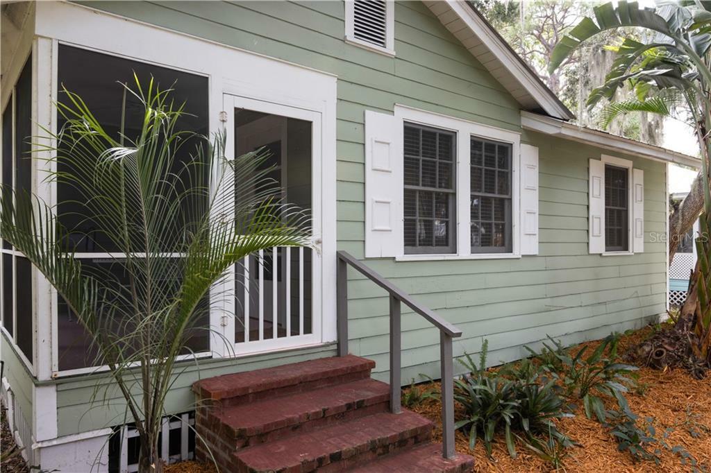 Property Photo: 876 Windsor Drive FL 34234