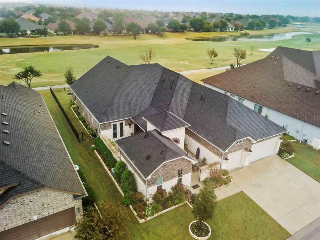 Property Photo: 9712 Lindenwood Trail TX 76207