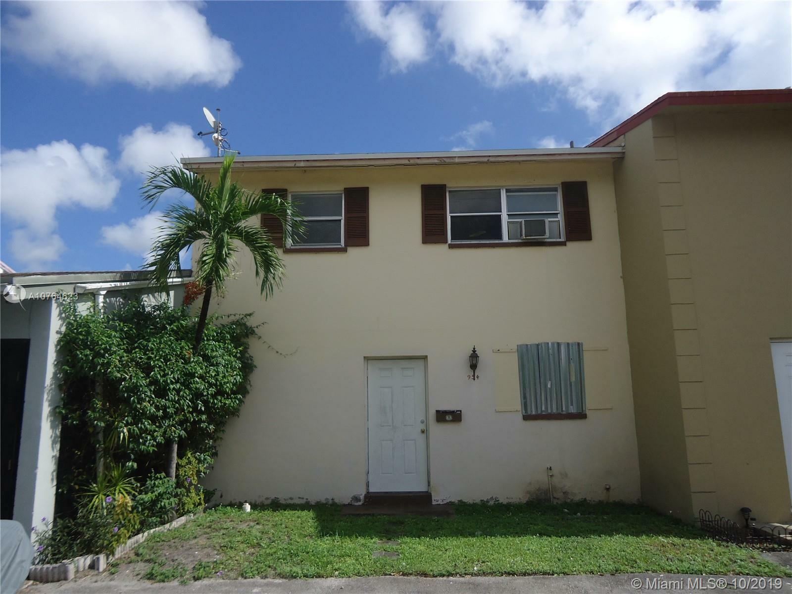 Property Photo:  954 NW 24th Ave 0  FL 33311 