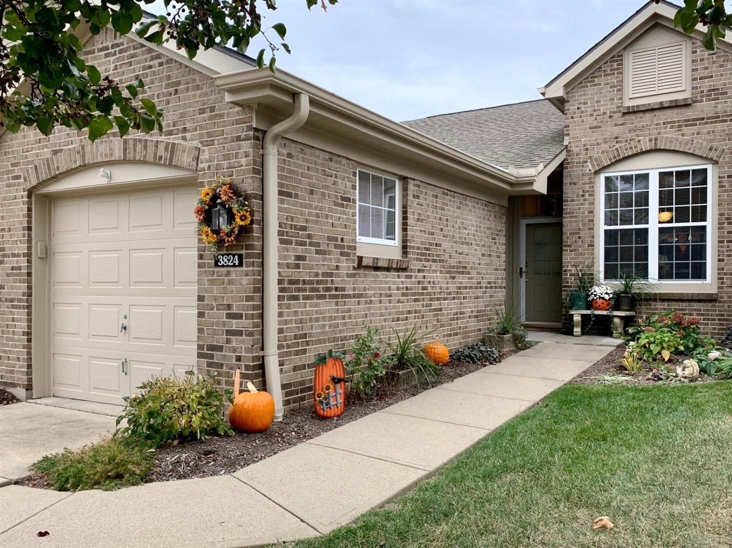 Property Photo: 3824 Enterprise Cir OH 45252