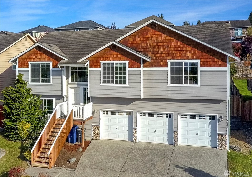 Property Photo:  3715  68th Drive NE  WA 98270 