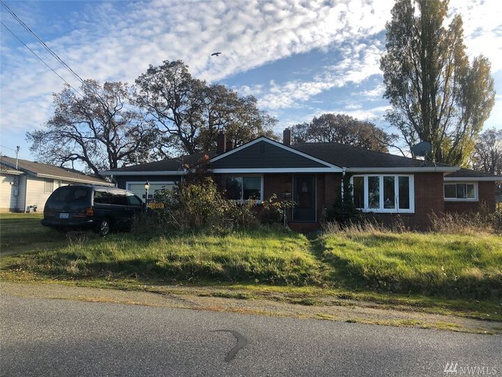 1049 SE 6th Avenue  Oak Harbor WA 98277 photo